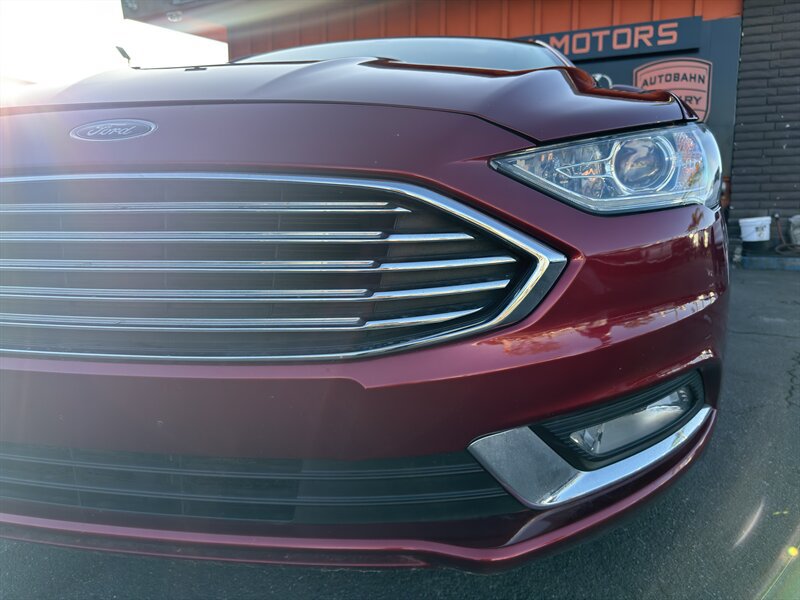 Used 2018 Ford Fusion SE w/ Equipment Group 201A FWD image 6