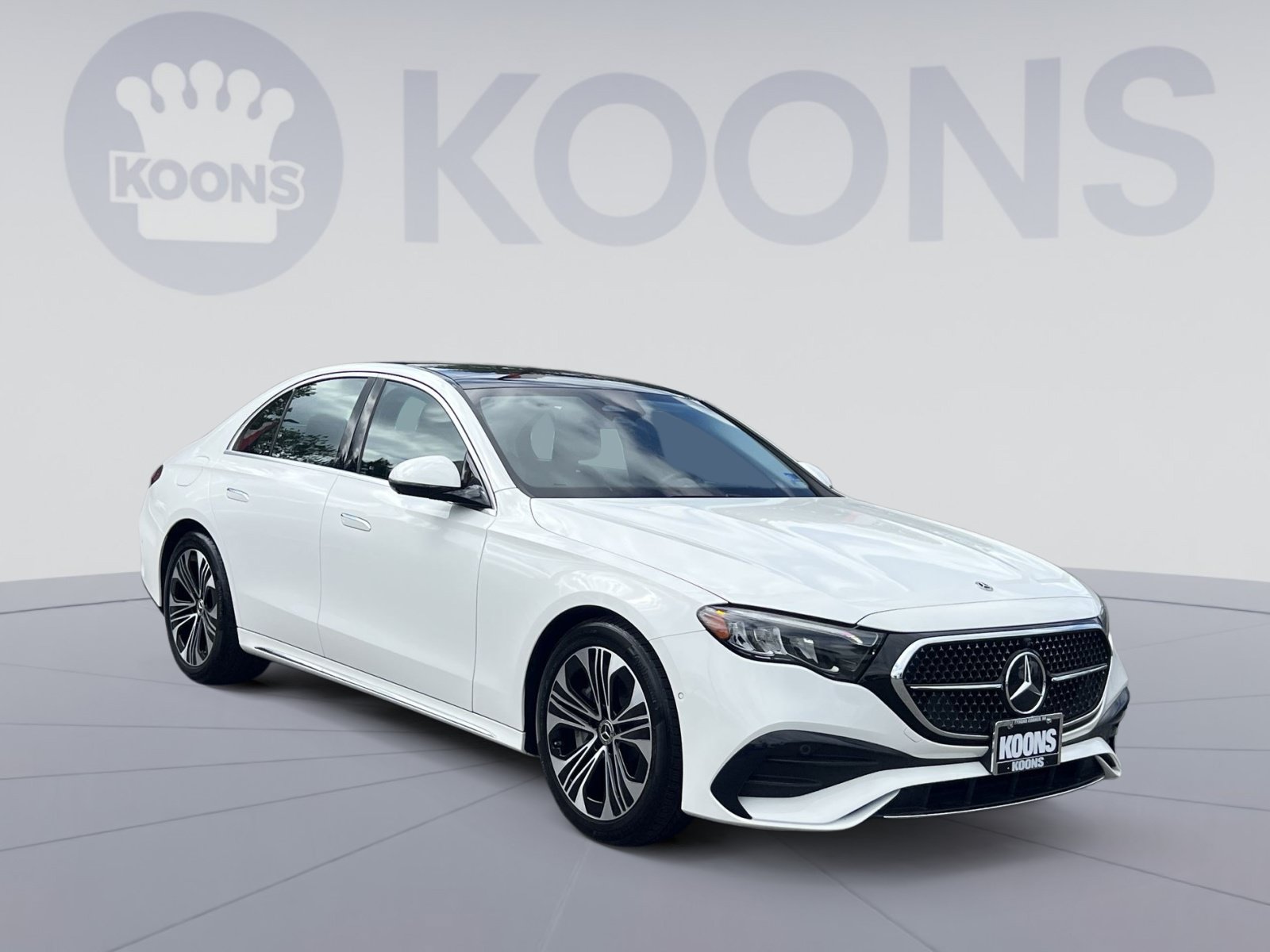 Used 2025 Mercedes-Benz E 450 4MATIC Sedan image 2