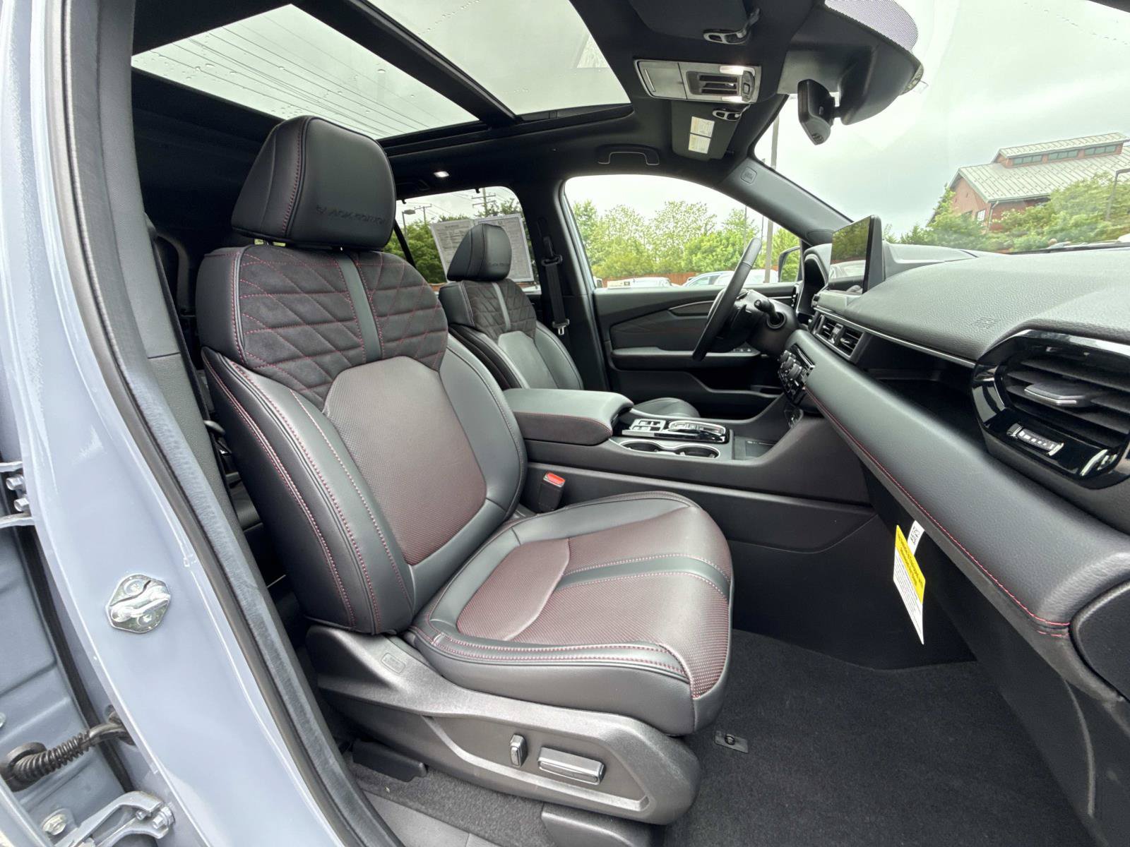 Certified 2026 Honda Pilot Black Edition image 13
