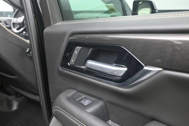 Used 2025 GMC Yukon Elevation w/ LPO, Elevation Black Package AWD/4WD image 38
