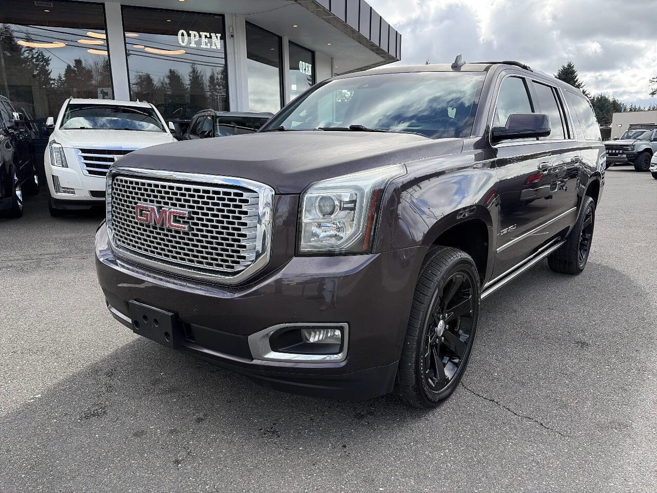 Used 2015 GMC Yukon XL Denali w/ Premium Package