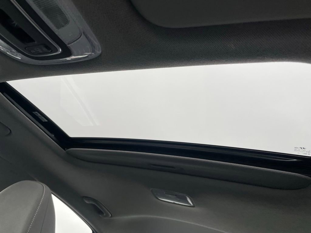 Used 2025 Hyundai Elantra SEL FWD image 21