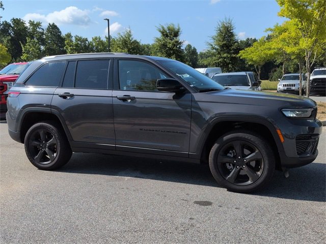 Certified 2024 Jeep Grand Cherokee Altitude video 2