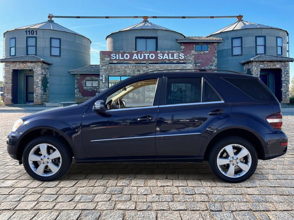 Used 2011 Mercedes-Benz ML 350 2WD image 2