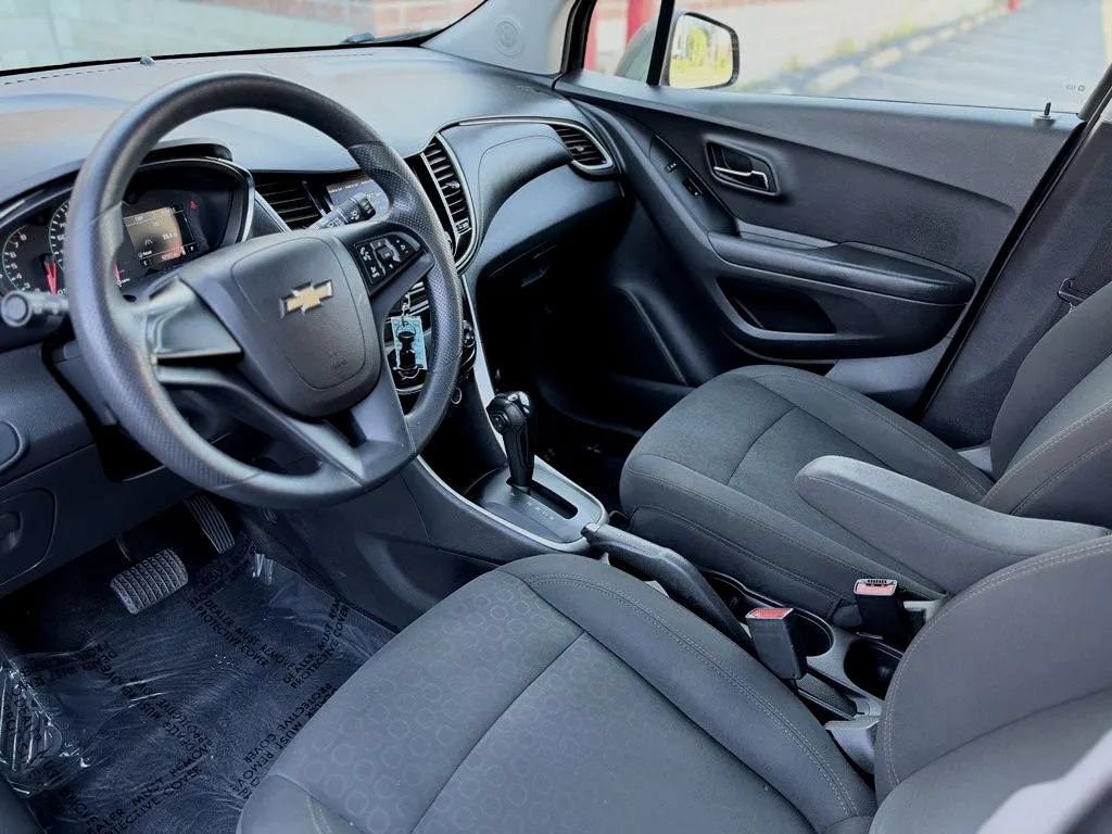 Used 2020 Chevrolet Trax LS FWD image 10
