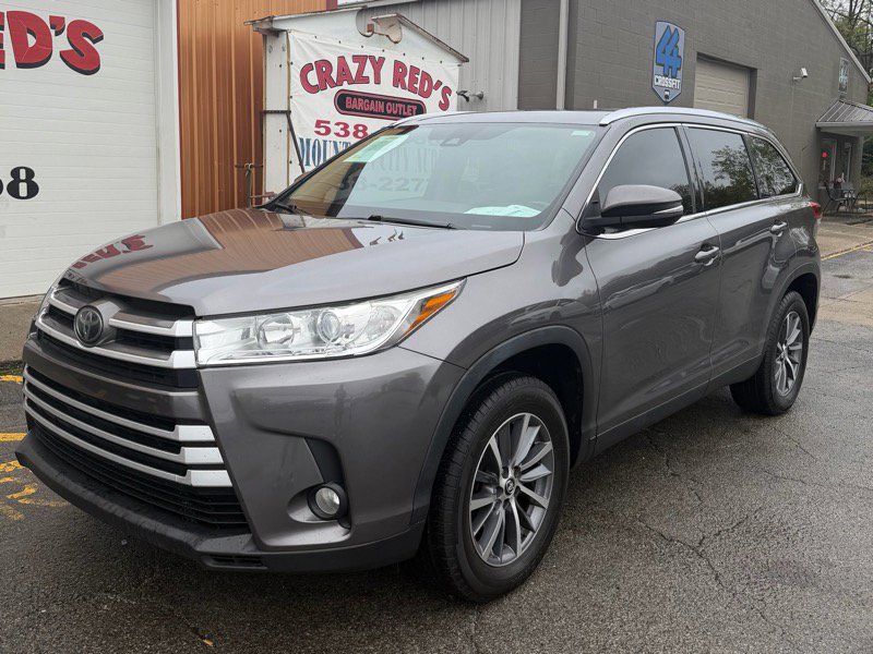 Used 2019 Toyota Highlander XLE w/ Phone Cable & Charge Package