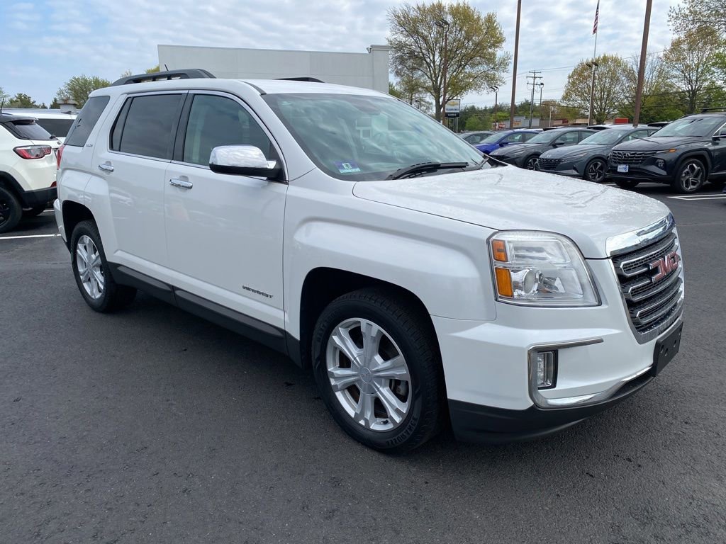 Used 2017 GMC Terrain SLE w/ Chrome Edition AWD/4WD image 1