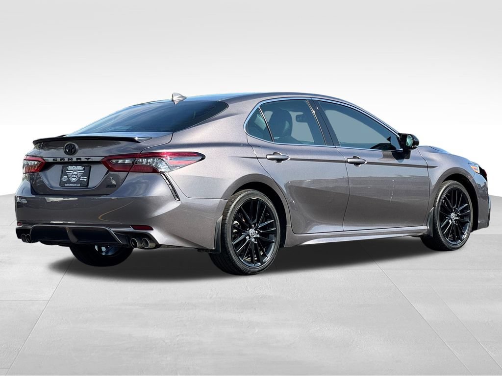 Used 2022 Toyota Camry XSE FWD image 7