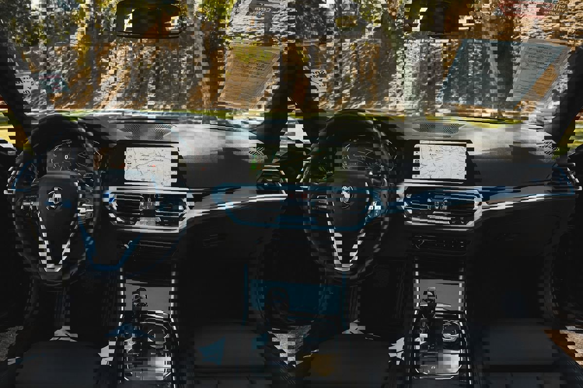 Used 2019 BMW 330i Sedan w/ Convenience Package image 28