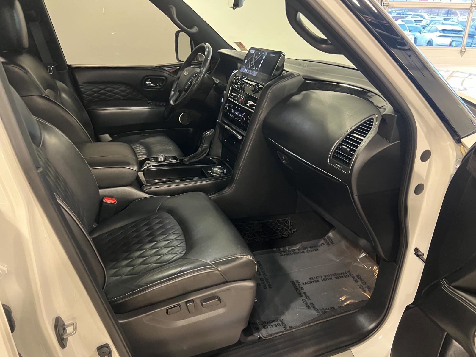 Used 2024 INFINITI QX80 Sensory image 45