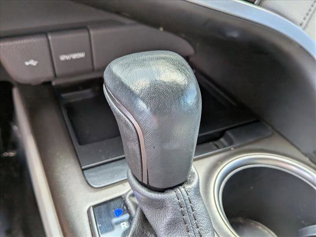 Used 2022 Toyota Camry SE w/ Audio Upgrade Package FWD image 11