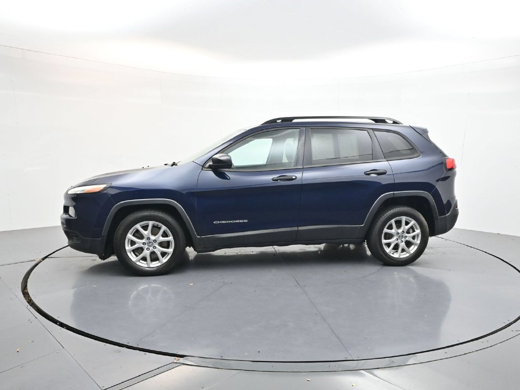 Used 2016 Jeep Cherokee Sport FWD image 4