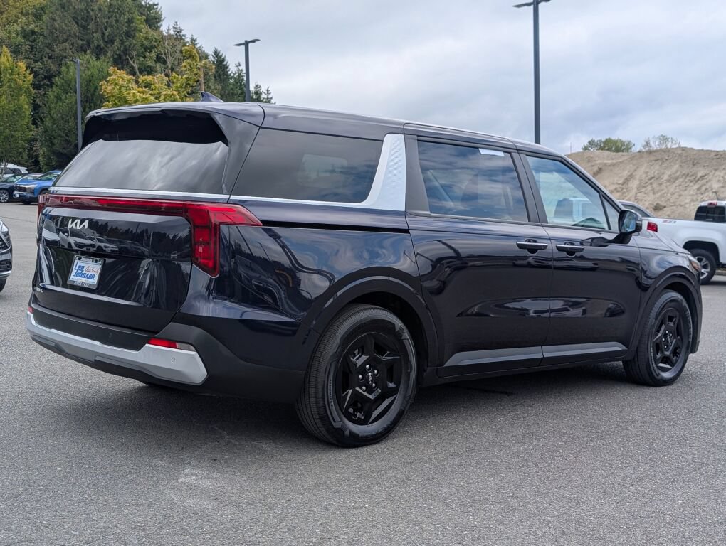 Certified 2025 Kia Carnival FWD image 5