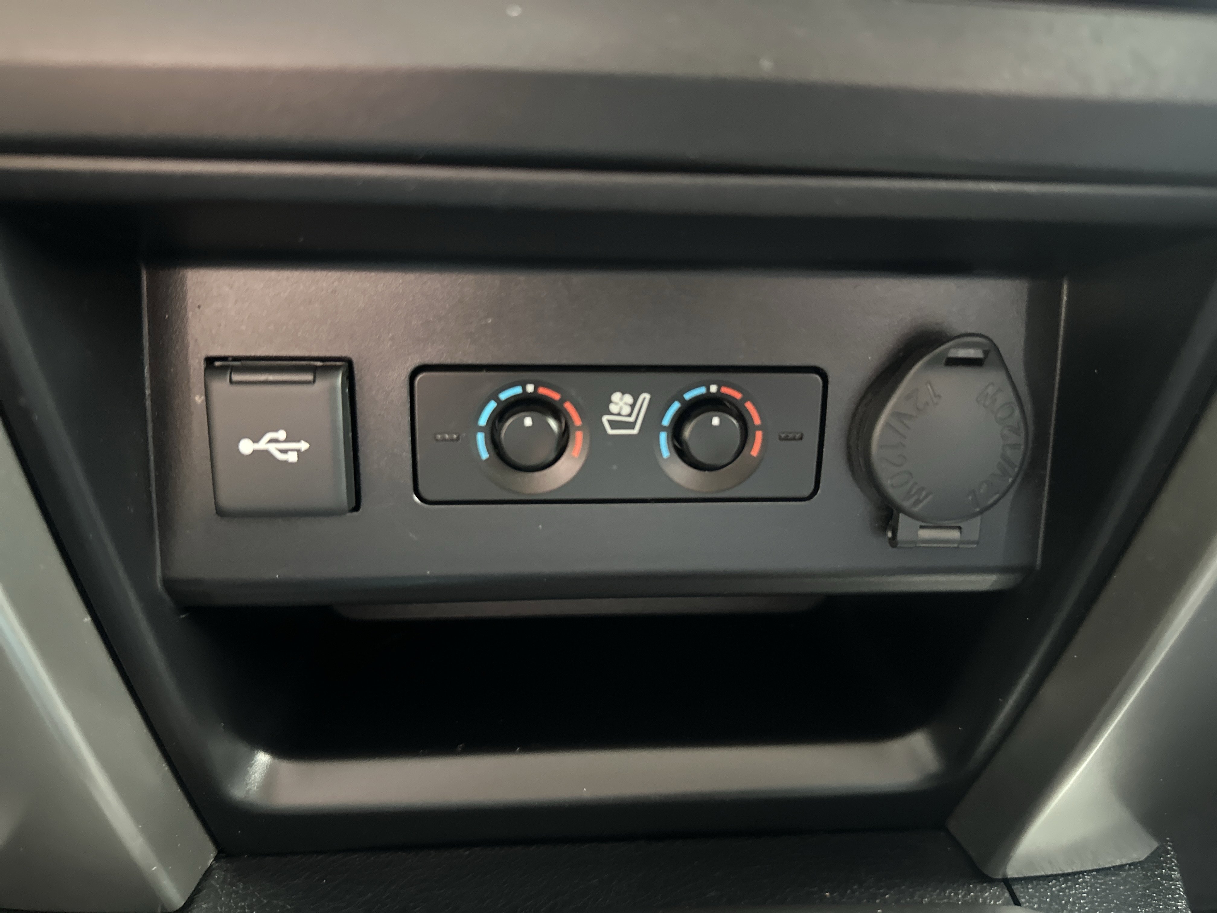Used 2023 Toyota 4Runner Limited AWD/4WD image 39