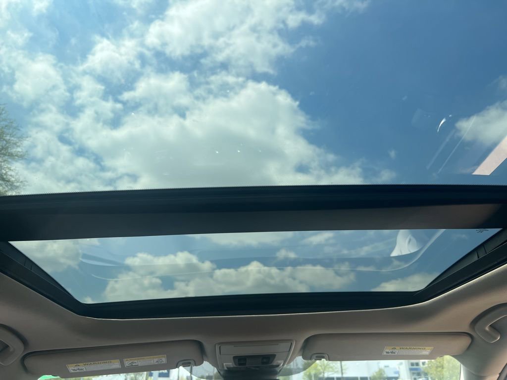 Used 2024 Honda Pilot Touring image 24