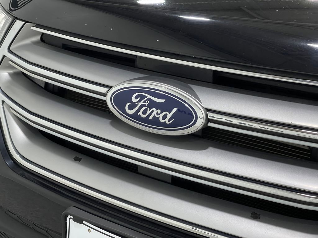 Used 2017 Ford Edge Titanium w/ Equipment Group 301A image 39