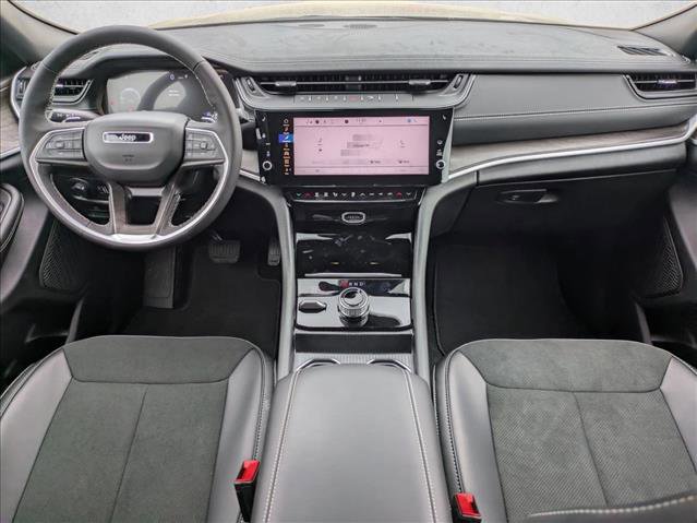 New 2026 Jeep Grand Cherokee Altitude image 14