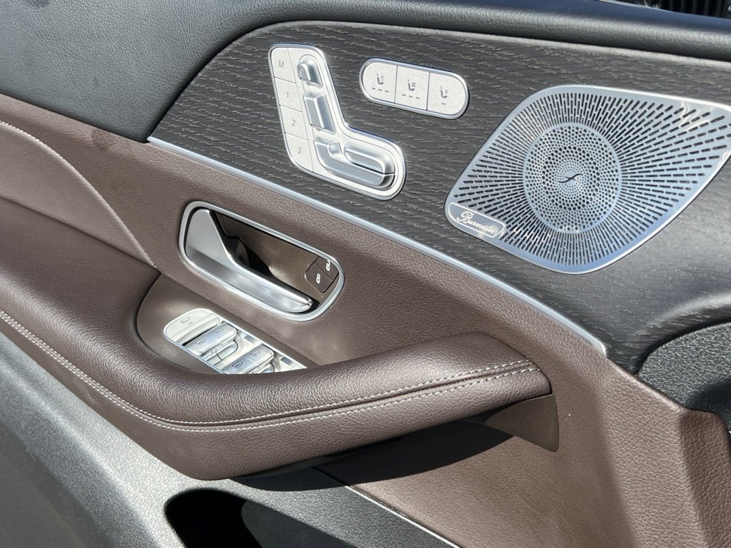 Used 2023 Mercedes-Benz GLS 450 4MATIC w/ AMG Line Exterior image 33