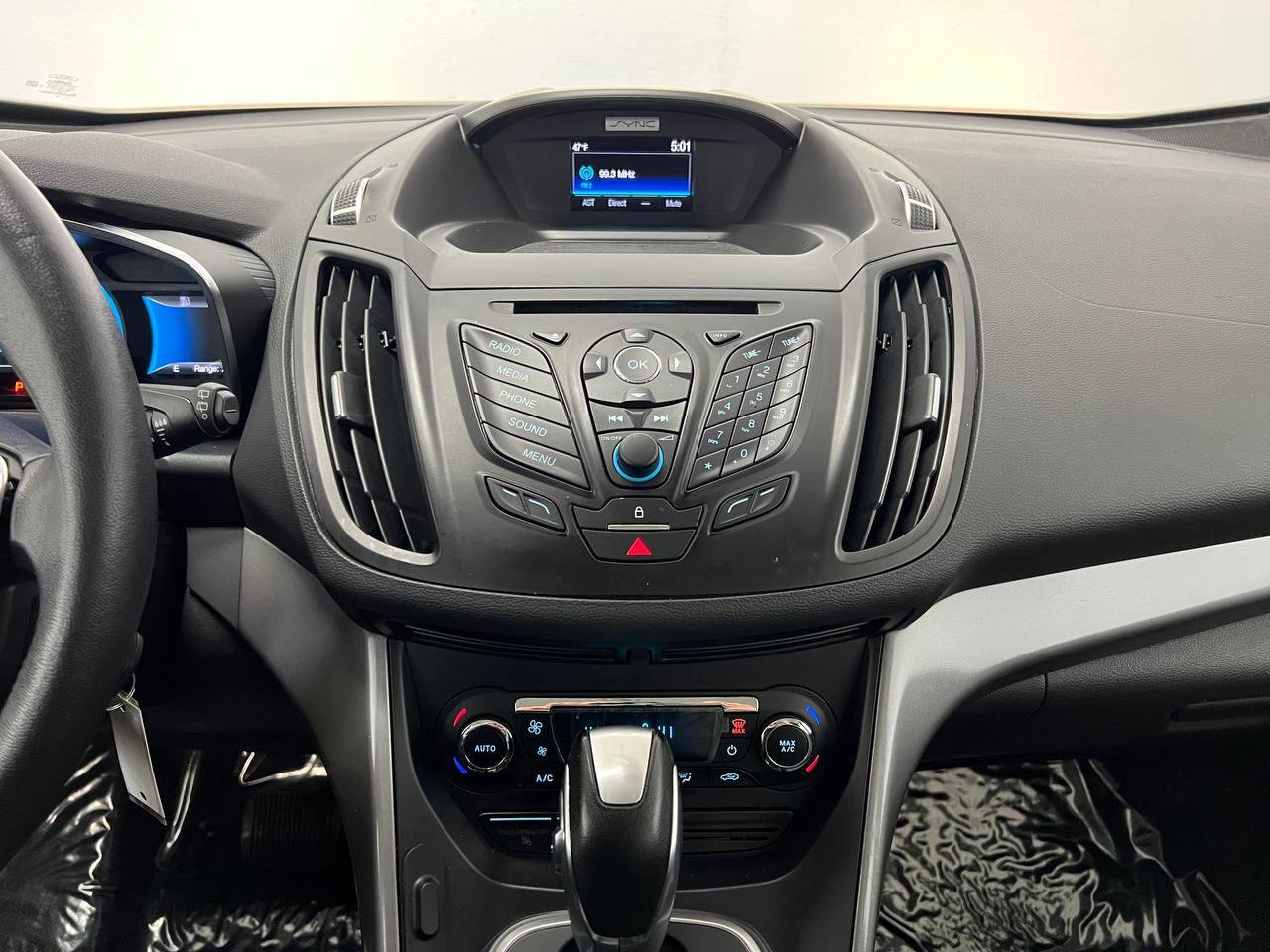 Used 2016 Ford C-MAX SE w/ Cargo Management Package image 17