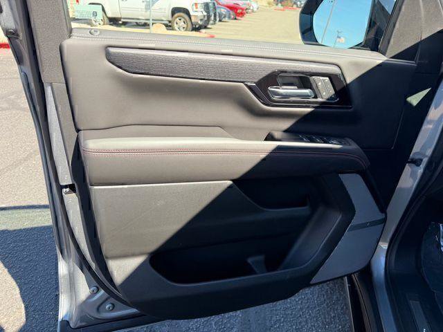New 2026 GMC Yukon XL AT4 Ultimate w/ LPO, Illumination Package AWD/4WD image 24