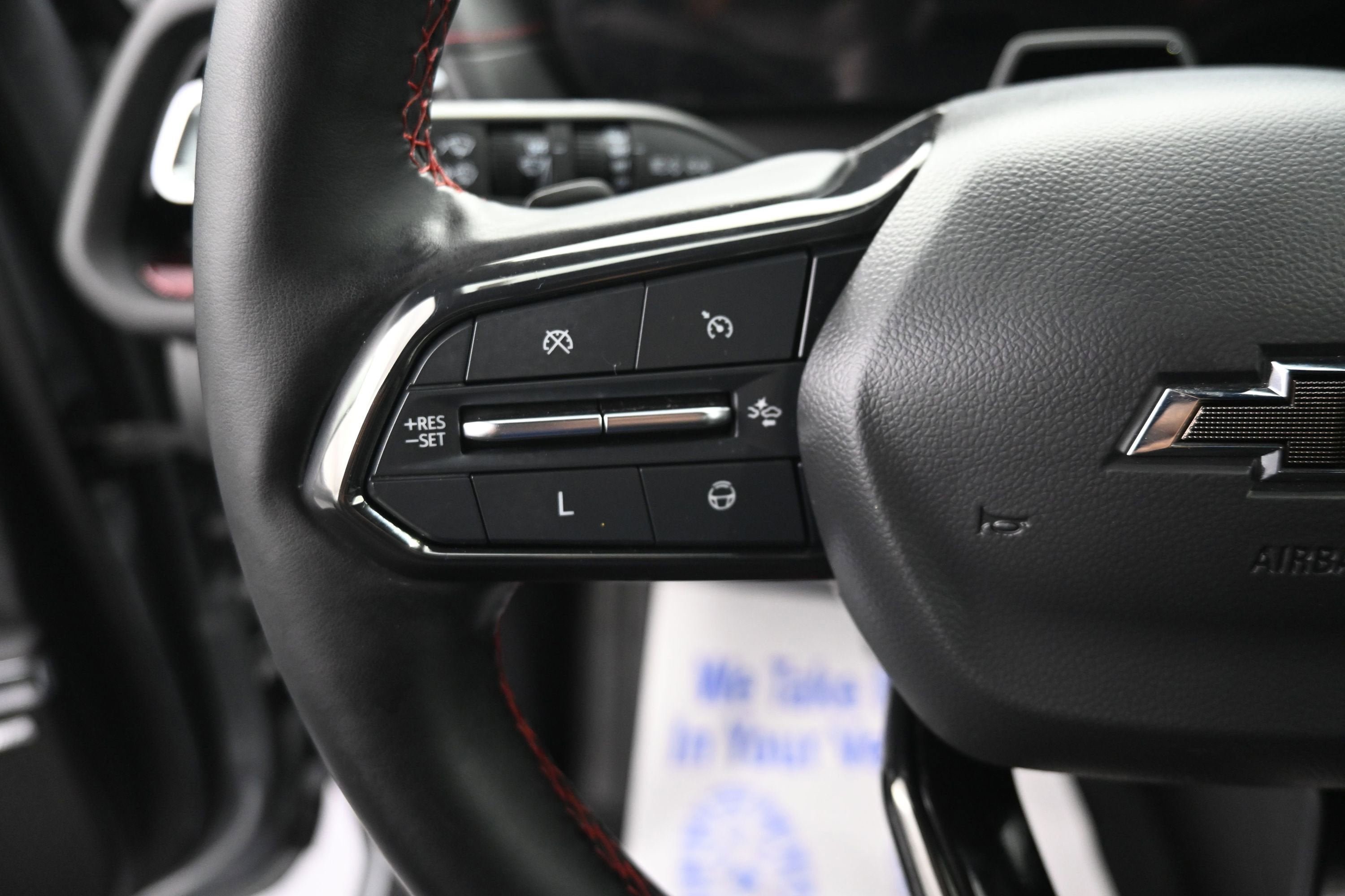 Used 2024 Chevrolet Traverse RS FWD image 12