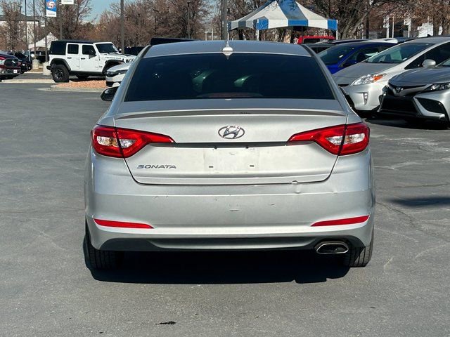 Used 2015 Hyundai Sonata SE image 4
