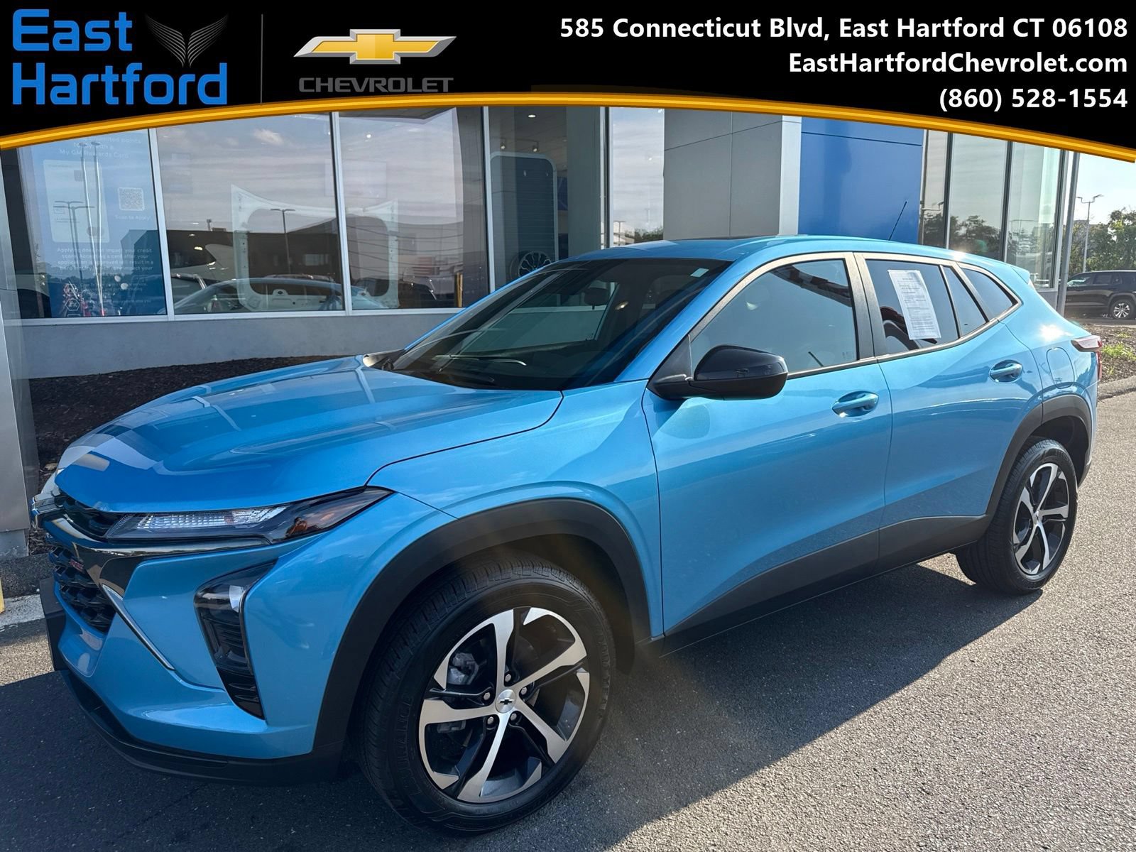 Used 2025 Chevrolet Trax RS w/ Sunroof Package FWD image 1
