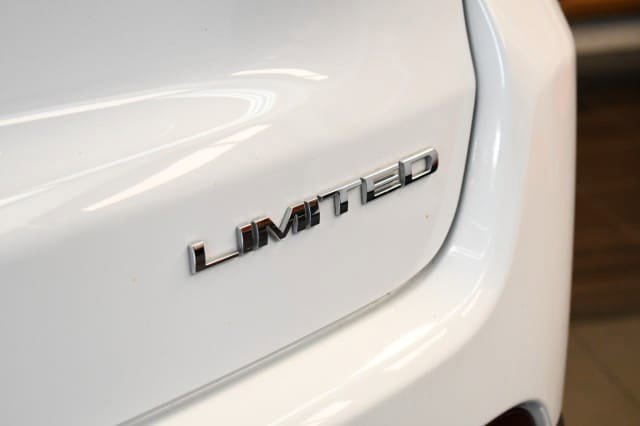 Used 2022 Jeep Compass Limited AWD/4WD image 16