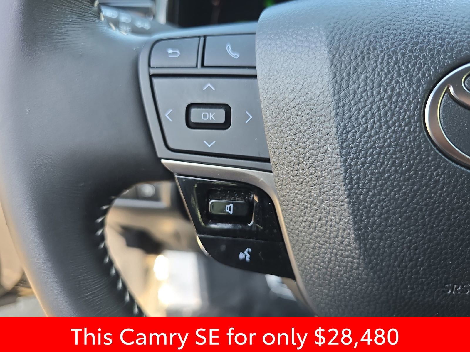 Used 2025 Toyota Camry SE w/ Convenience Package image 23