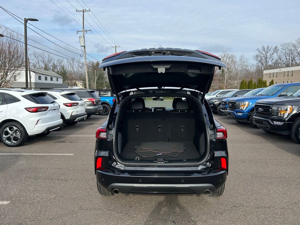 Certified 2023 Ford Escape ST-Line image 9