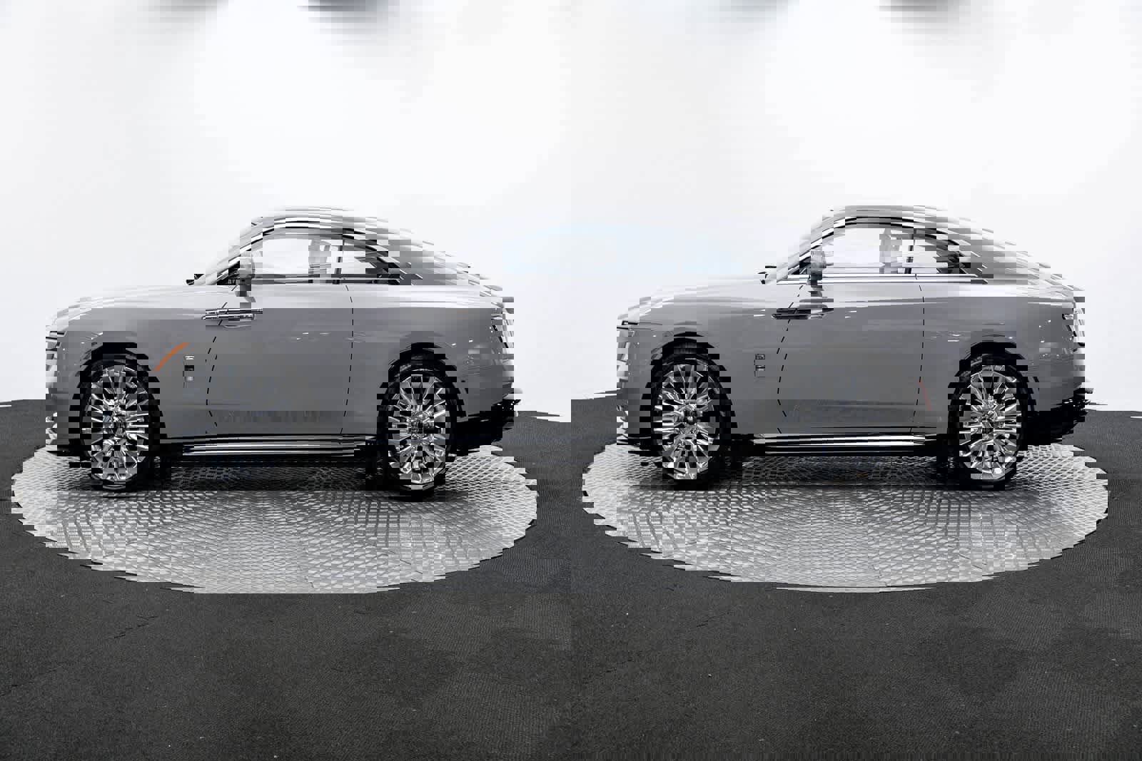 New 2025 Rolls-Royce Spectre image 3