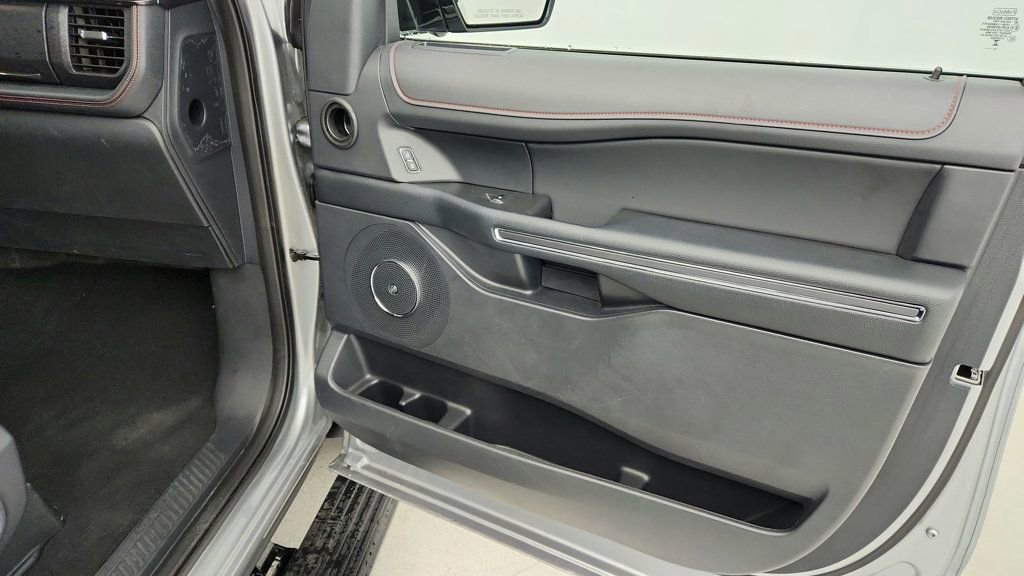 Used 2024 Ford Expedition Limited image 27