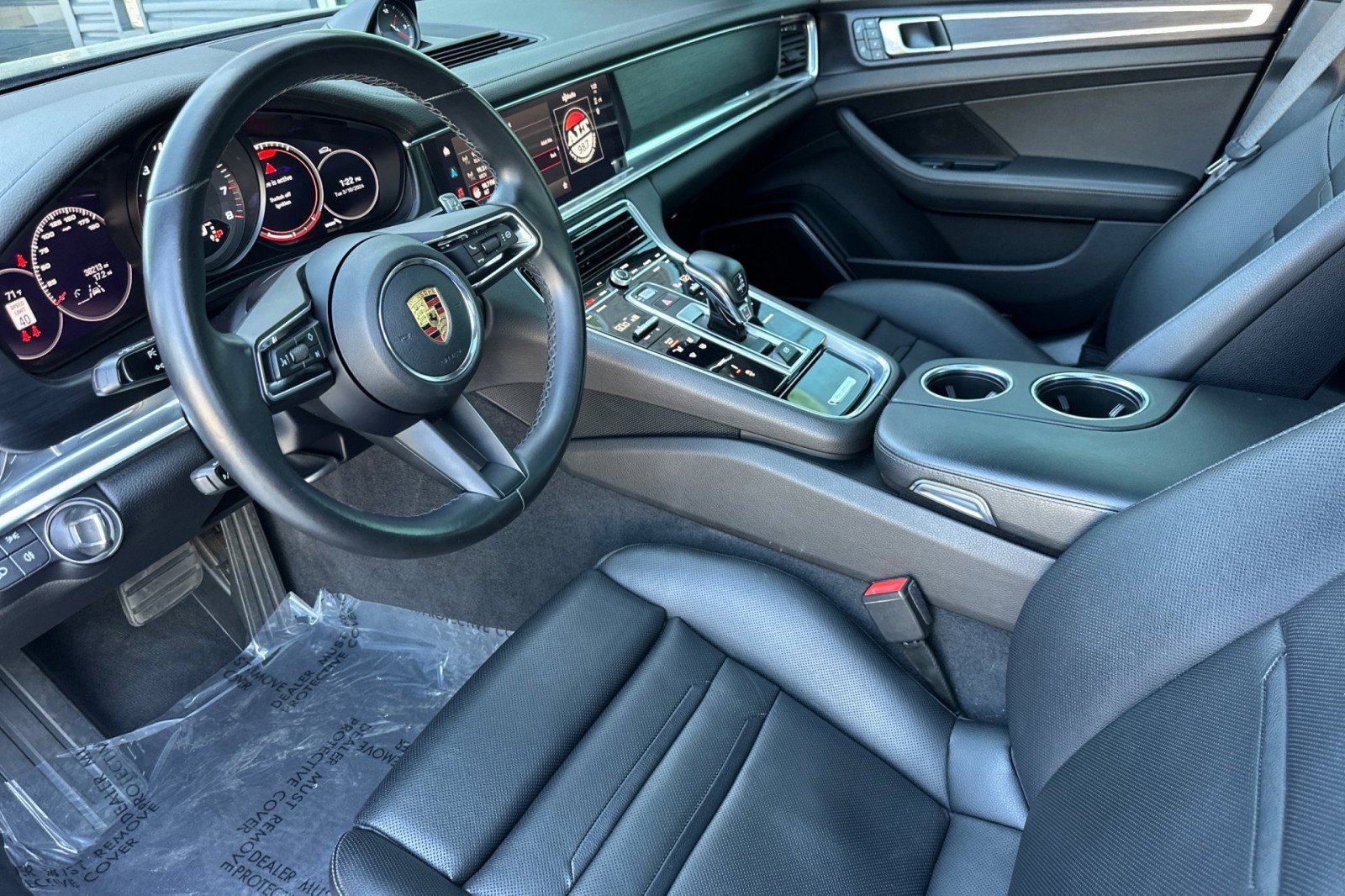 Certified 2023 Porsche Panamera Platinum Edition image 4