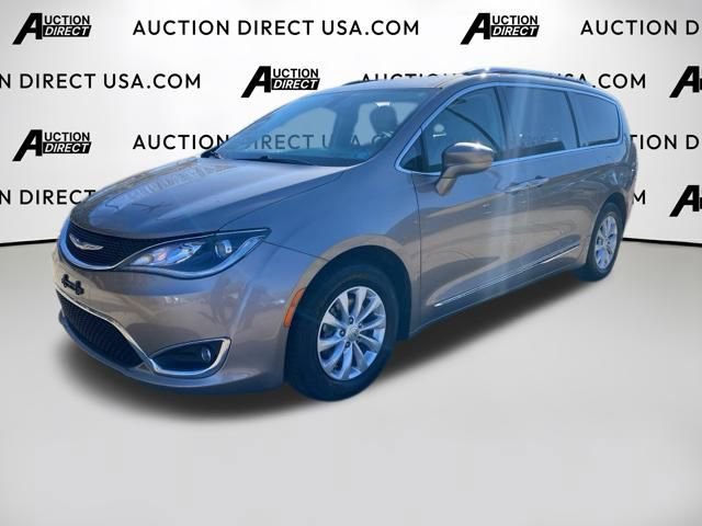 Used 2018 Chrysler Pacifica Touring-L Plus image 1