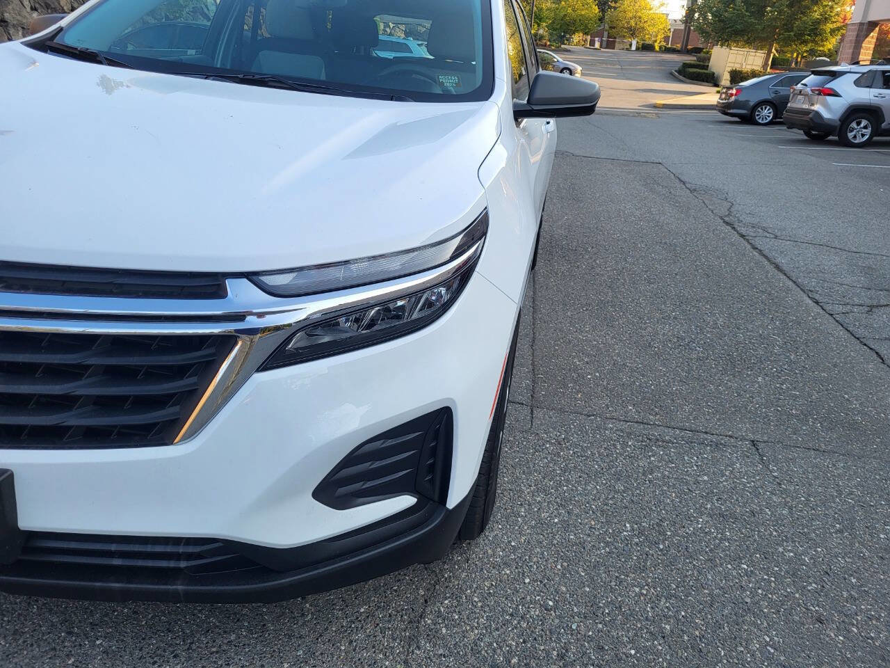 Used 2024 Chevrolet Equinox LS w/ LS Convenience Package image 6