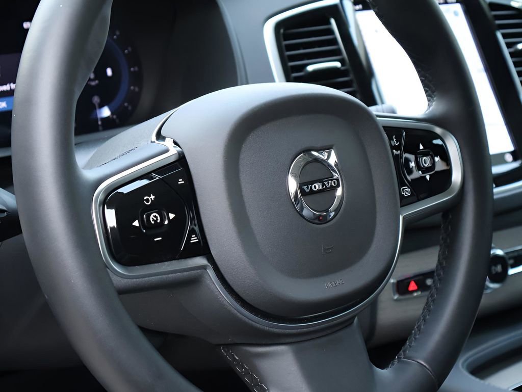 Used 2025 Volvo XC90 B6 Ultra w/ Protection Package Premier image 21