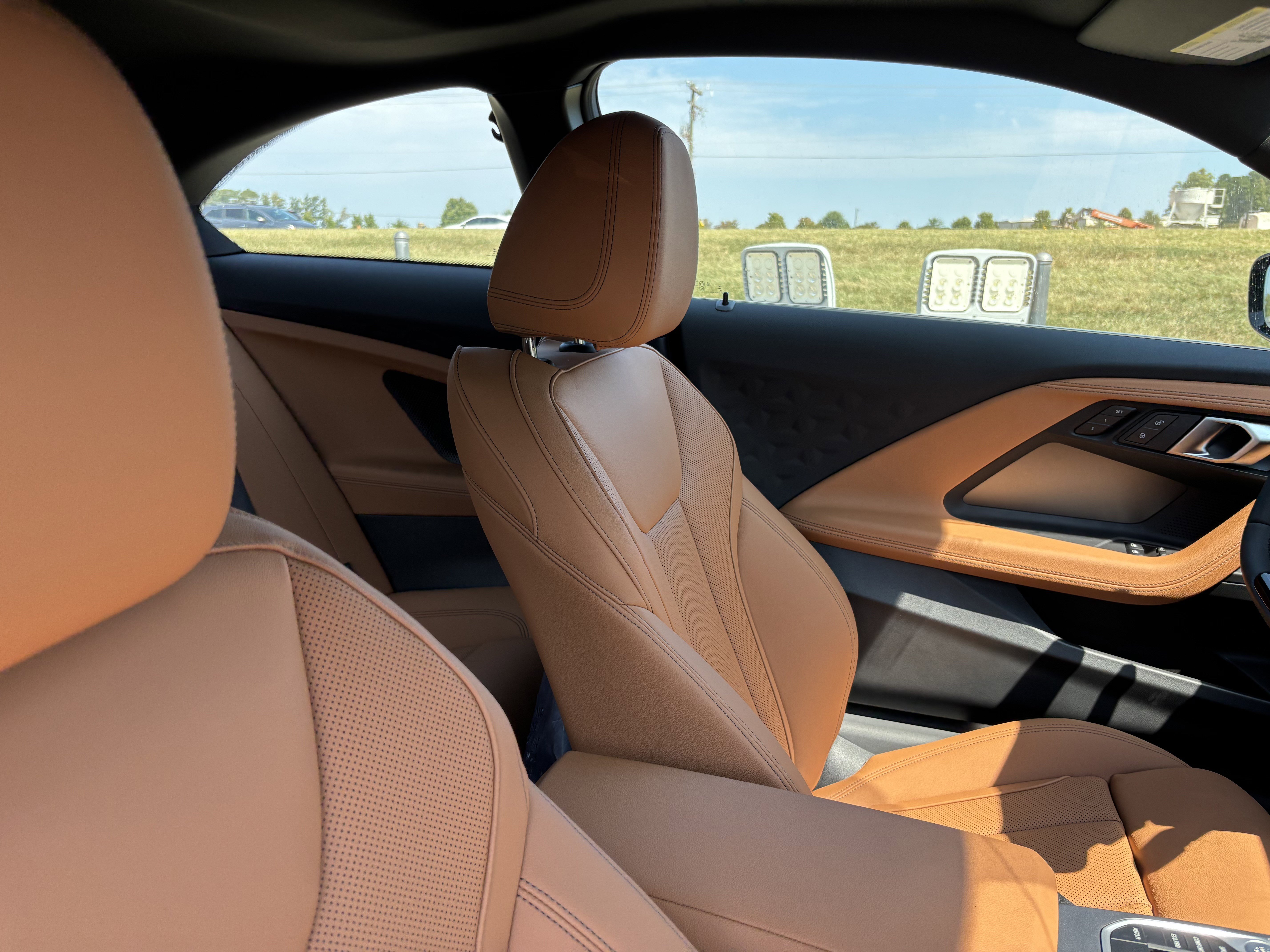 Used 2025 BMW 230i Coupe w/ Premium Package image 21