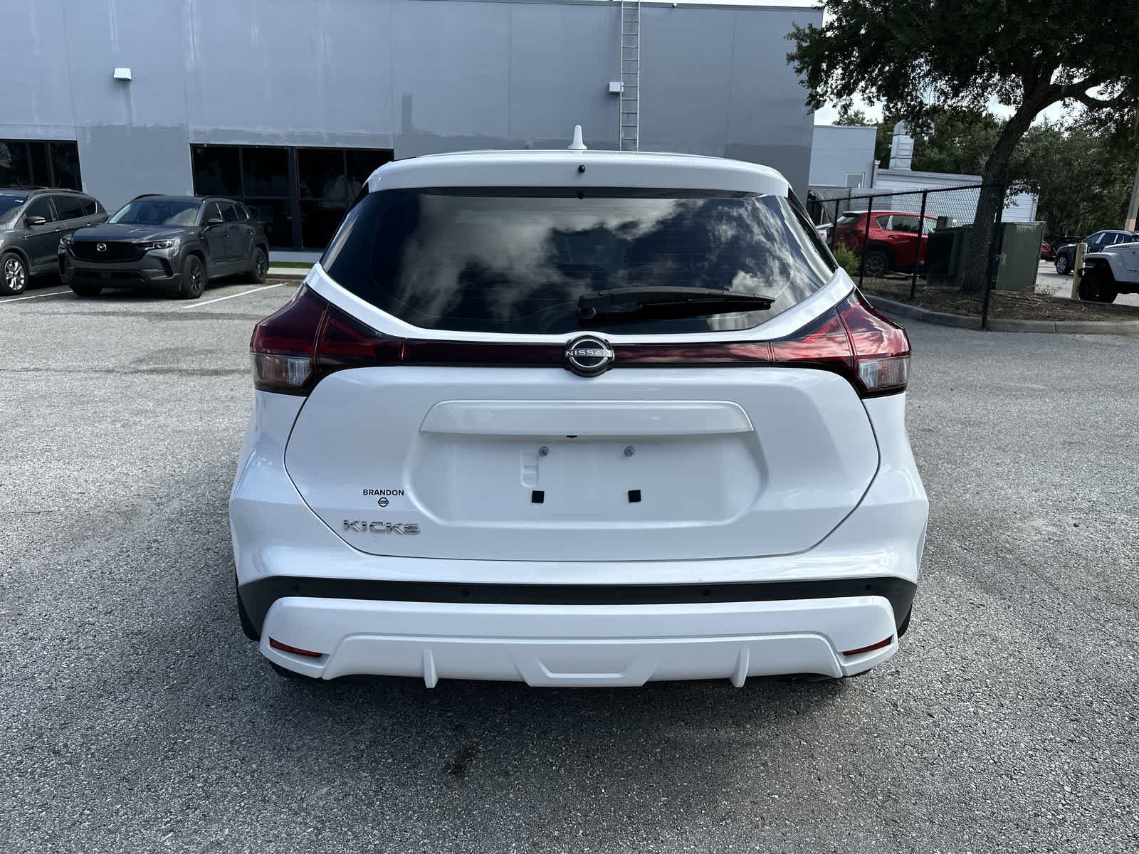 Used 2023 Nissan Kicks S FWD image 7