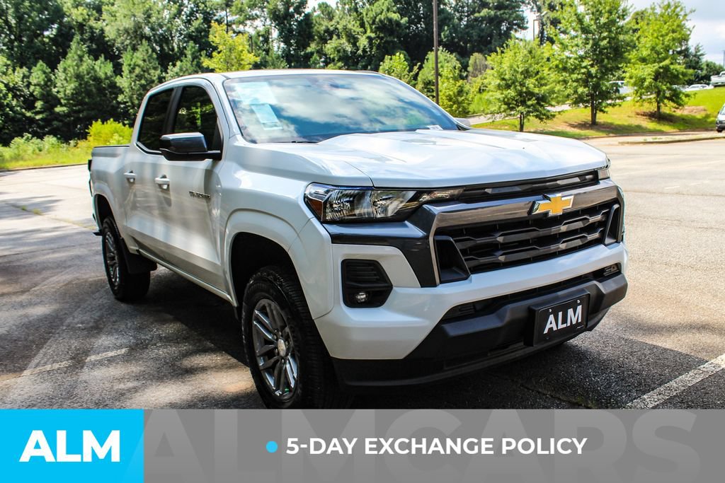 Used 2023 Chevrolet Colorado LT w/ LT Convenience Package RWD image 3