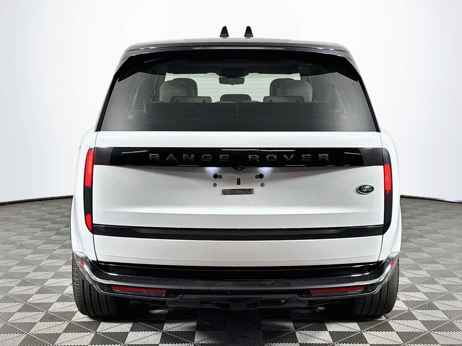 Used 2023 Land Rover Range Rover Long Wheelbase SE AWD/4WD image 6
