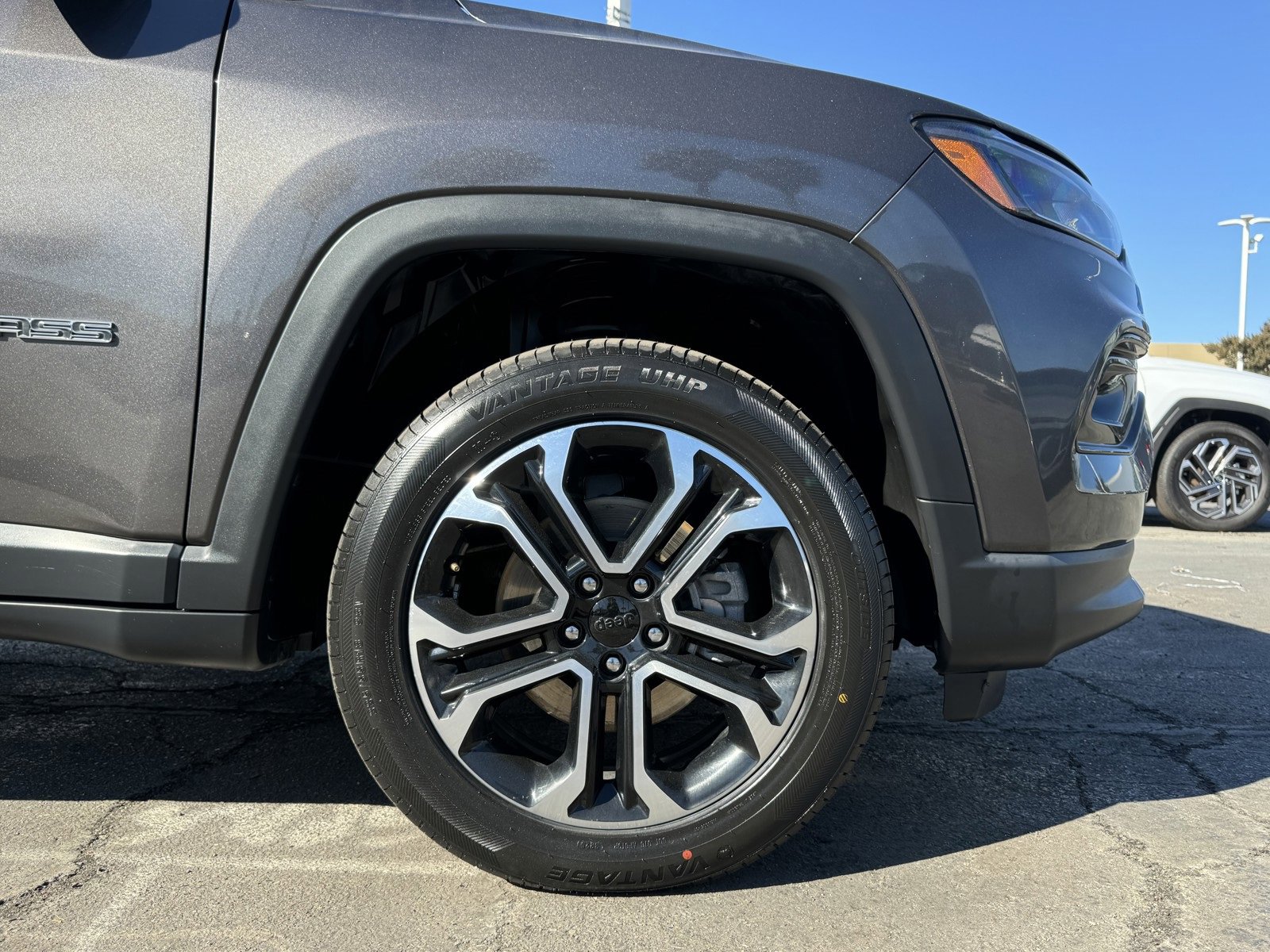 Used 2022 Jeep Compass Limited image 21