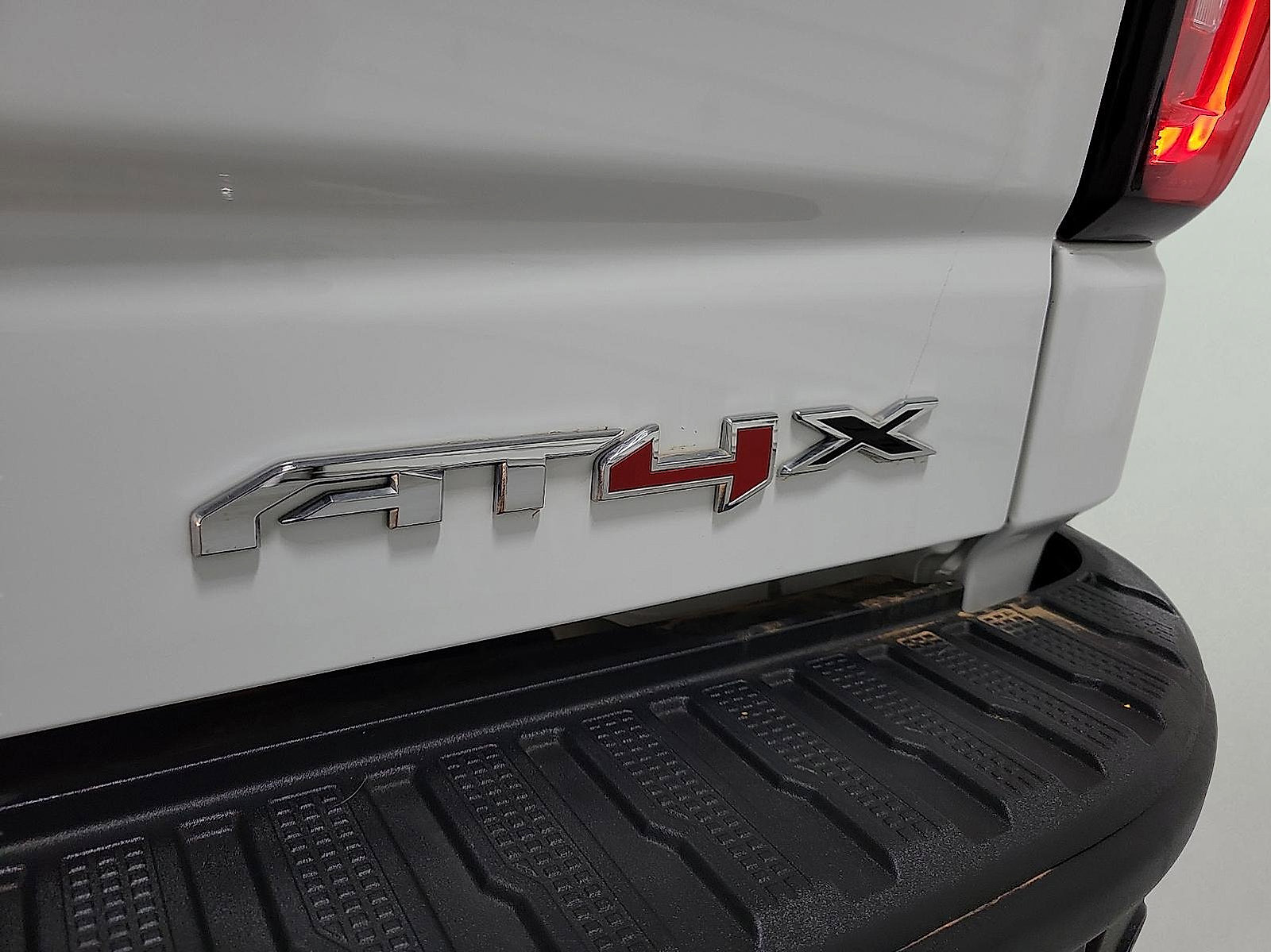 Used 2024 GMC Sierra 1500 AT4X w/ AT4X AEV Edition image 7