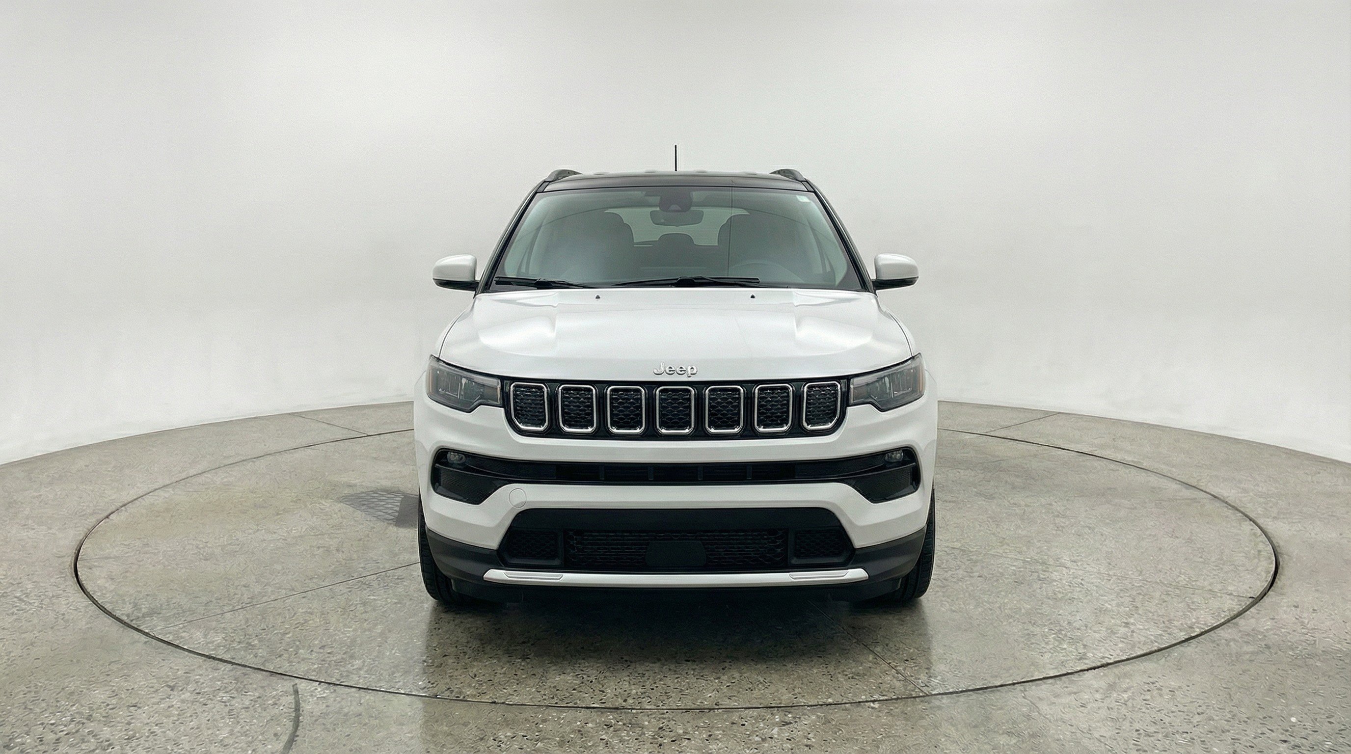Used 2025 Jeep Compass Limited image 2