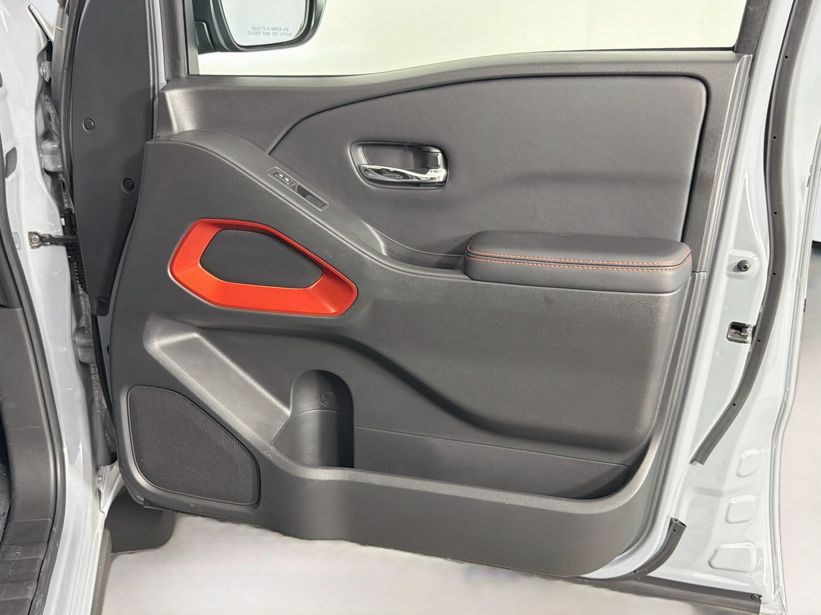Used 2025 Nissan Frontier Pro-X RWD image 30