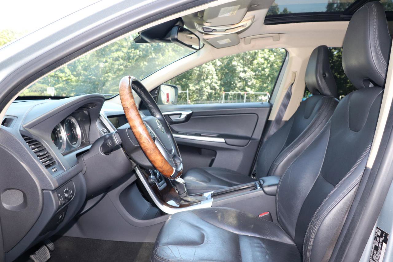 Used 2013 Volvo XC60 3.2 AWD/4WD image 10