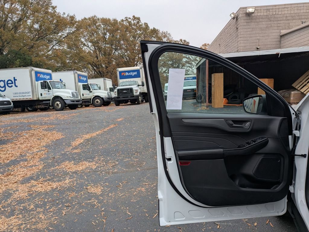 Used 2025 Ford Escape Active image 11