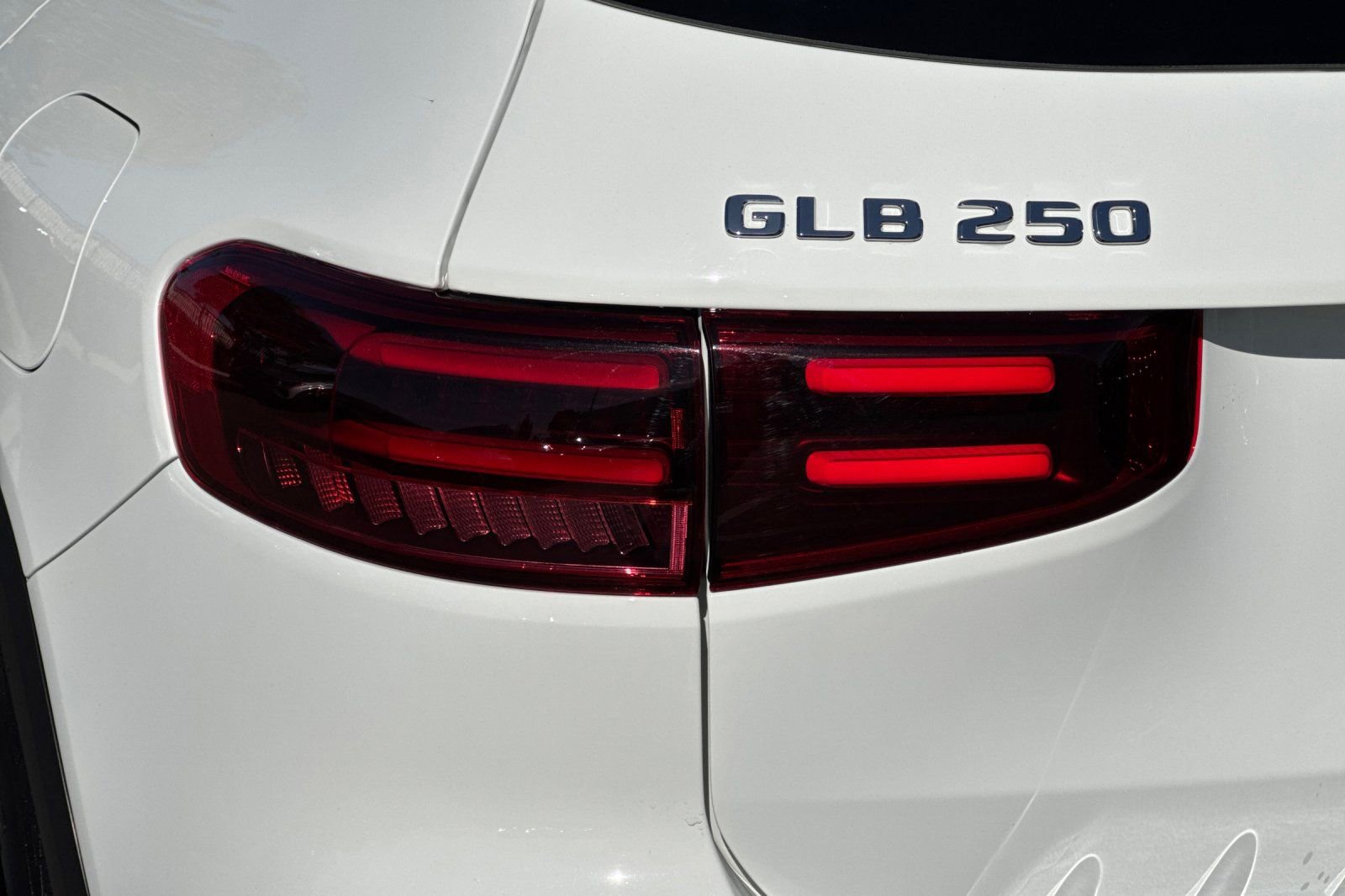 Certified 2025 Mercedes-Benz GLB 250 image 33