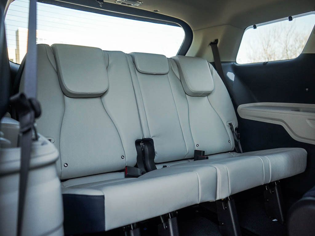 New 2026 Kia Carnival EX FWD image 14