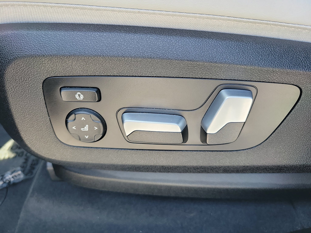Used 2024 BMW X5 sDrive40i w/ Parking Assistance Package RWD image 19