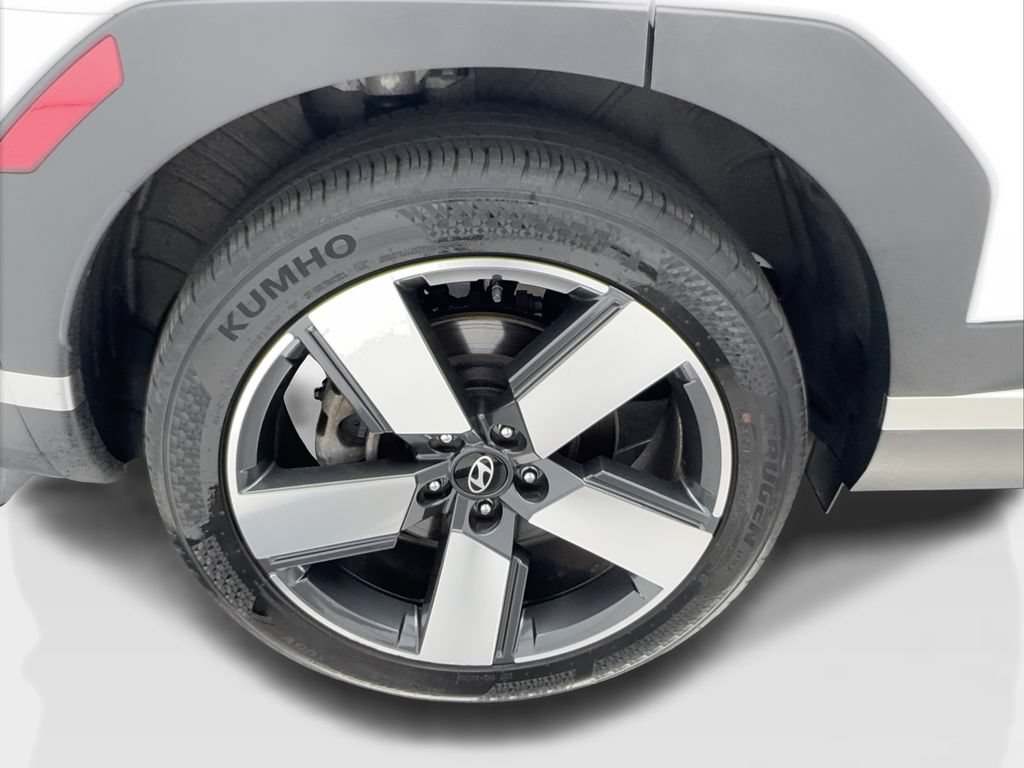 Used 2025 Hyundai Santa Fe Limited AWD/4WD image 17